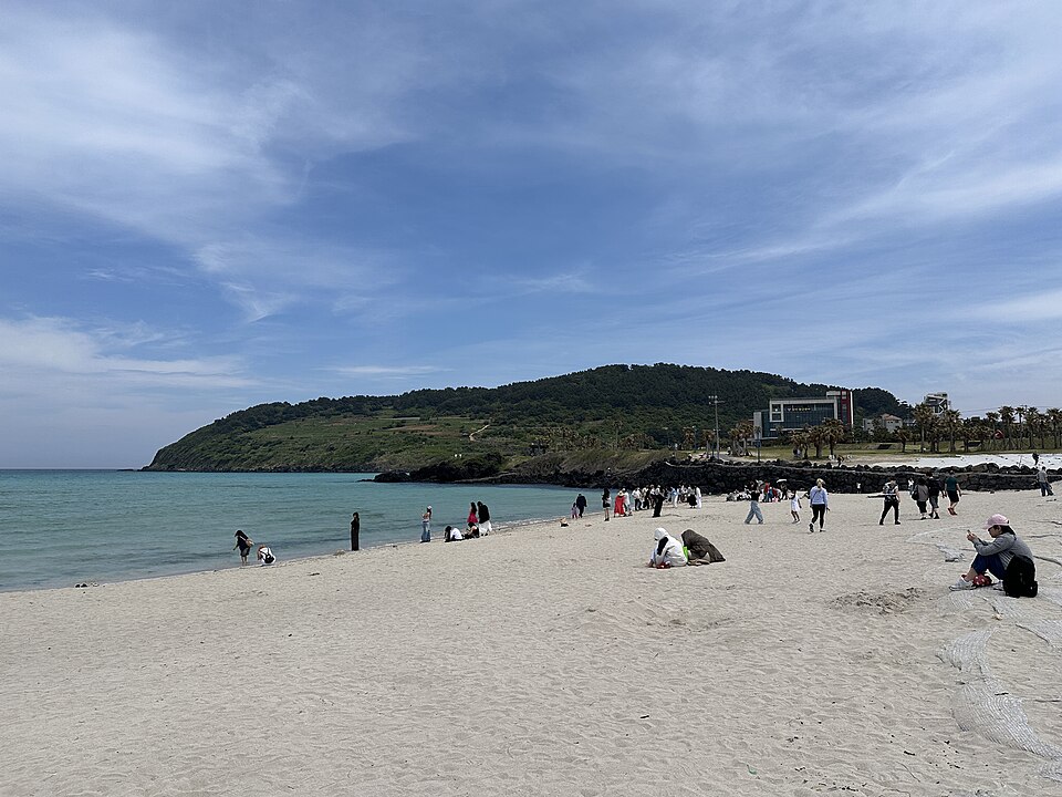 Hamdeok Beach