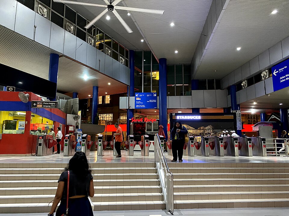 Masjid Jamek LRT station