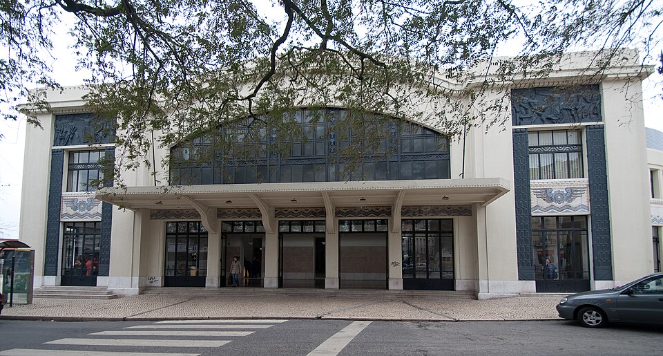 Cais do Sodré railway station