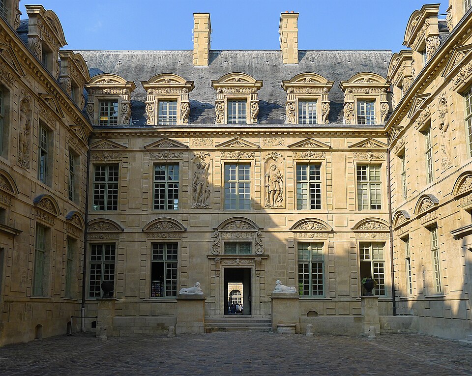 Hôtel de Sully