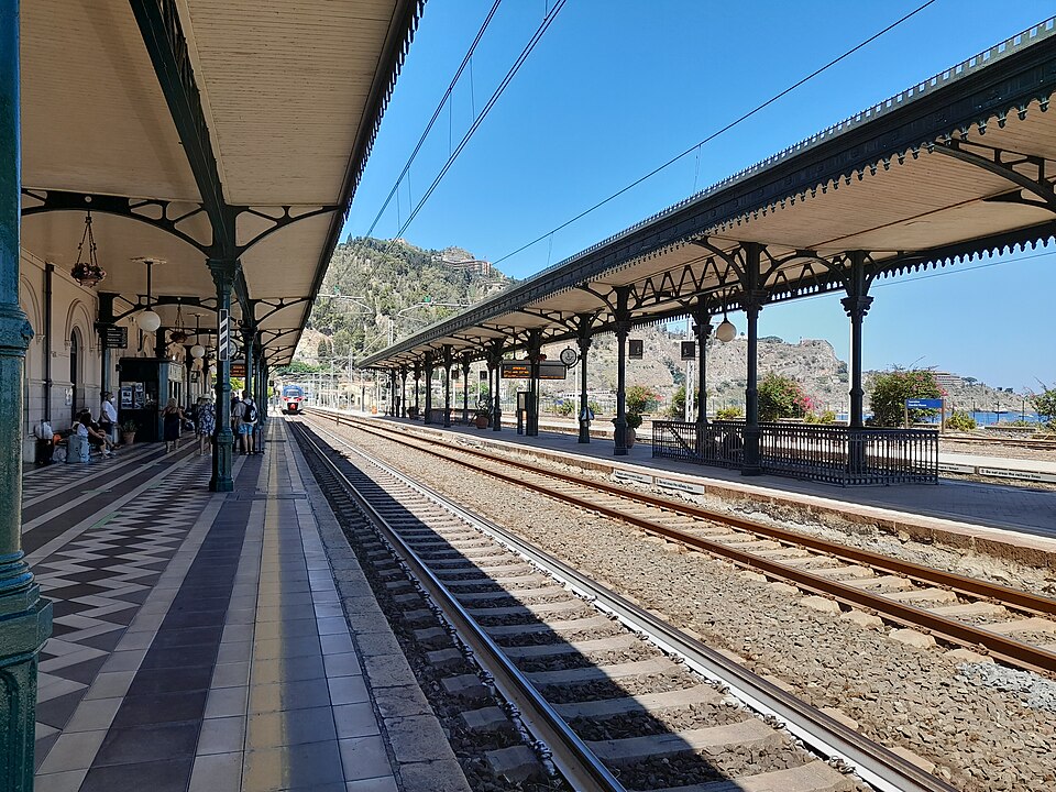 Taormina–Giardini railway station